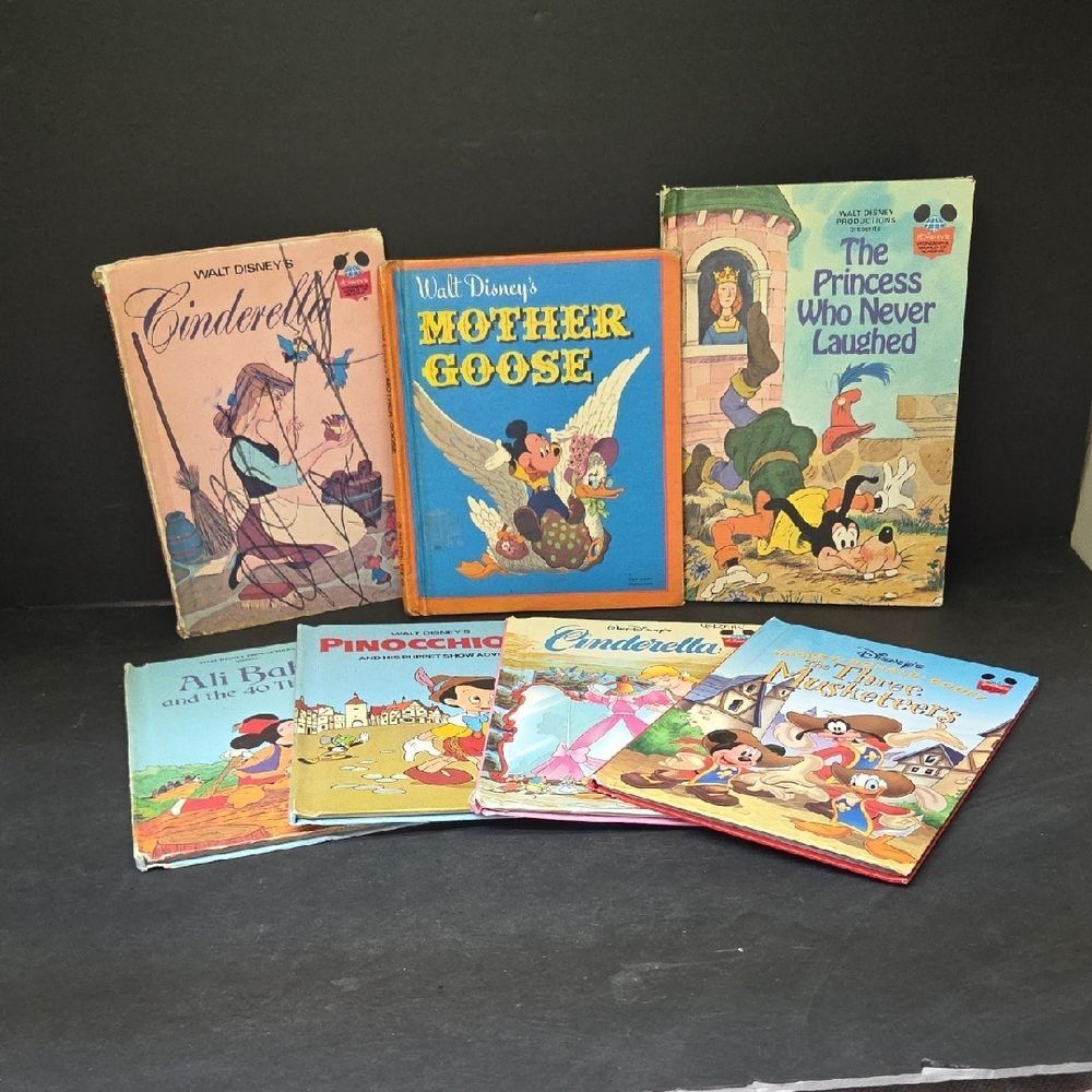 7 Walt Disney Hard Cover‎ Books